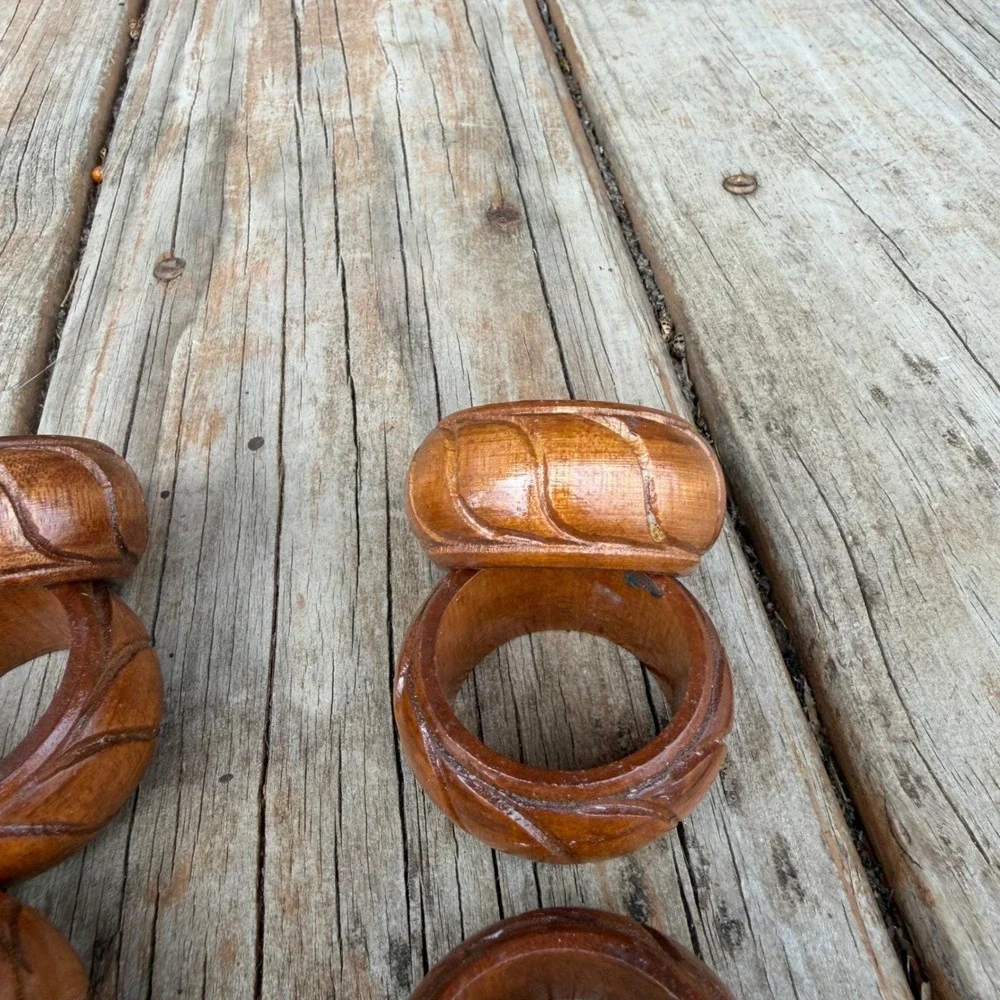 Vtg Hand Carved Wood Napkin Rings Set of 8‎ Brown Rustic Boho Table Decor